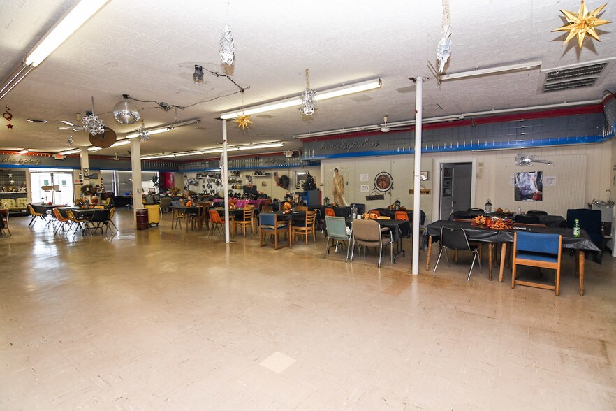 More Photos Of 106 W North Railroad St, Four Oaks Storefront For Sale