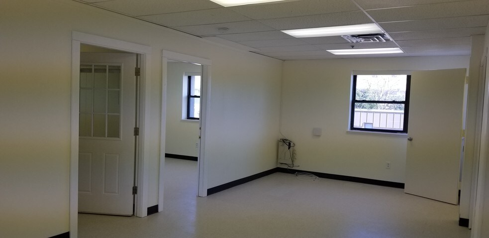 More Photos Of 29 Fairview St, Palisades Park Office For Lease