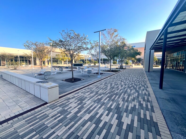 More Photos Of 8821 Metropark Dr, Shenandoah Unknown For Lease