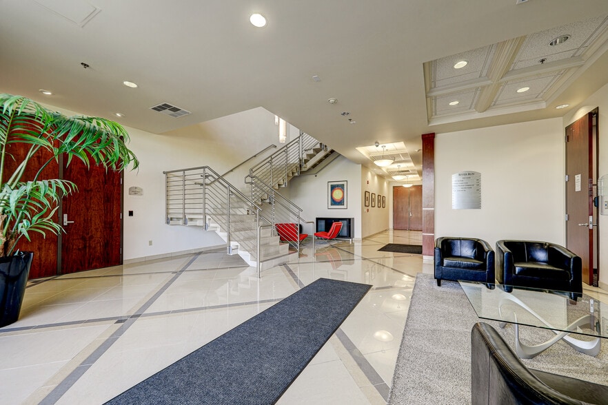 More Photos Of 11109 River Run Blvd, Bakersfield Office For Lease