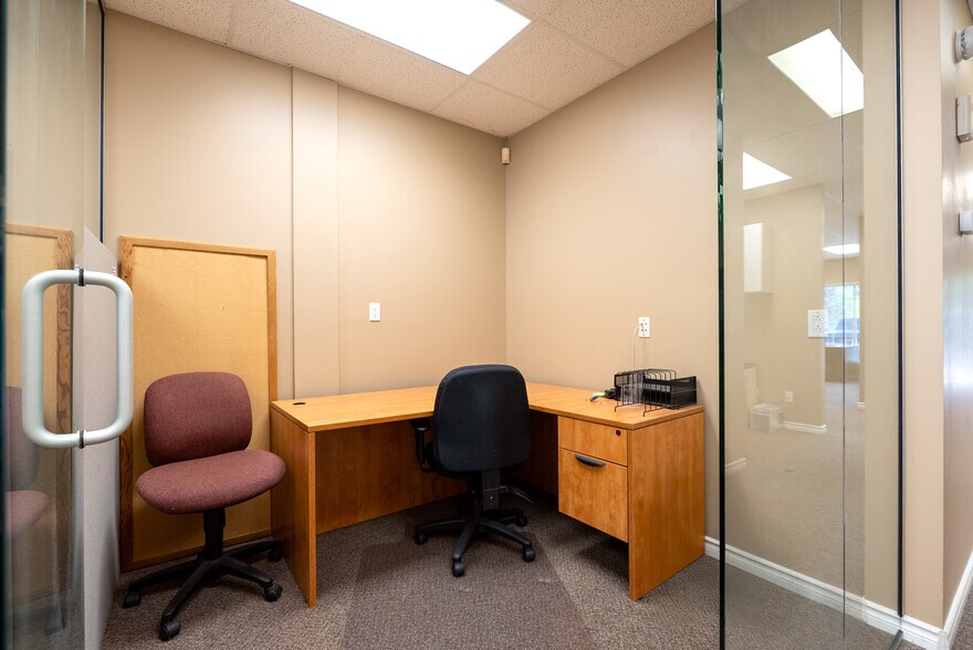 More Photos Of 5492 Production Blvd, Surrey Warehouse For Sale
