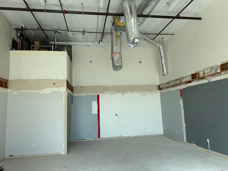 More Photos Of 1613-1617 W Glenoaks Blvd, Glendale Freestanding For Lease