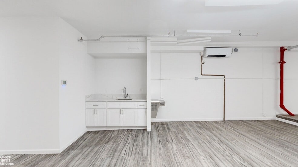 More Photos Of 621 Bergen St, Brooklyn Light Distribution For Lease