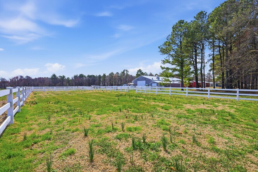 More Photos Of 89 Hunting Quarter Rd, Greenwood Trailer Camper Park For Sale