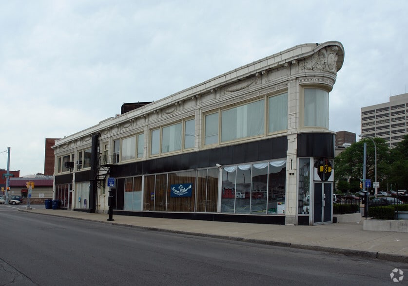 More Photos Of 308 W Genesee St, Syracuse Freestanding For Lease