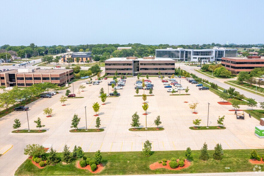 More Photos Of 1075 Jordan Creek Pky, West Des Moines Office For Lease