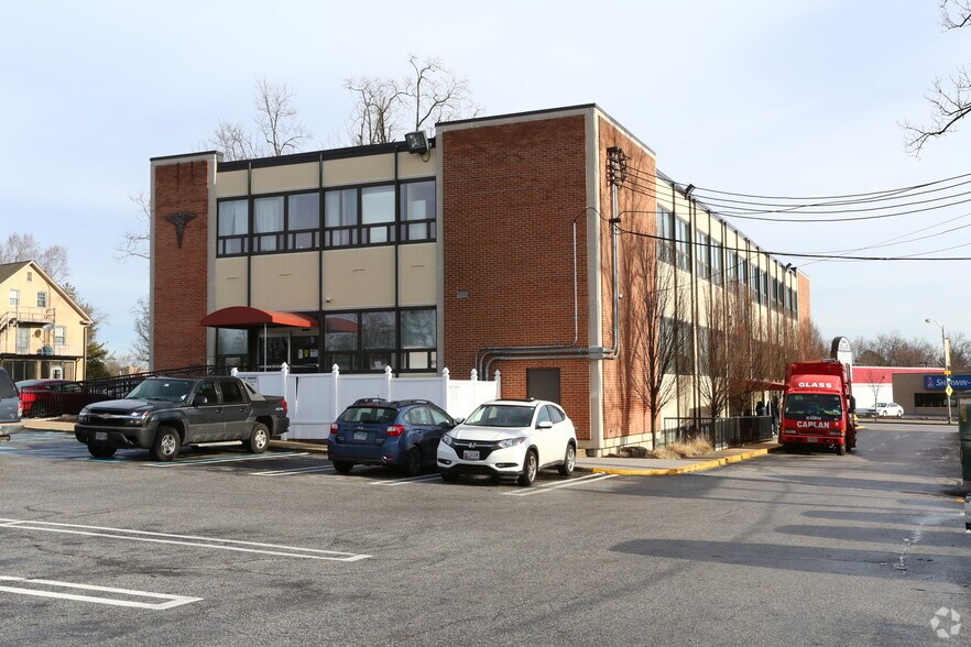 More Photos Of 5820 York Rd, Baltimore Medical For Sale