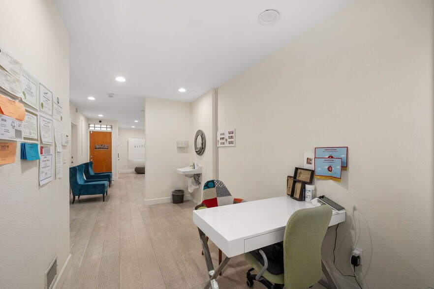 More Photos Of 607 N Anaheim Blvd, Anaheim Office For Sale