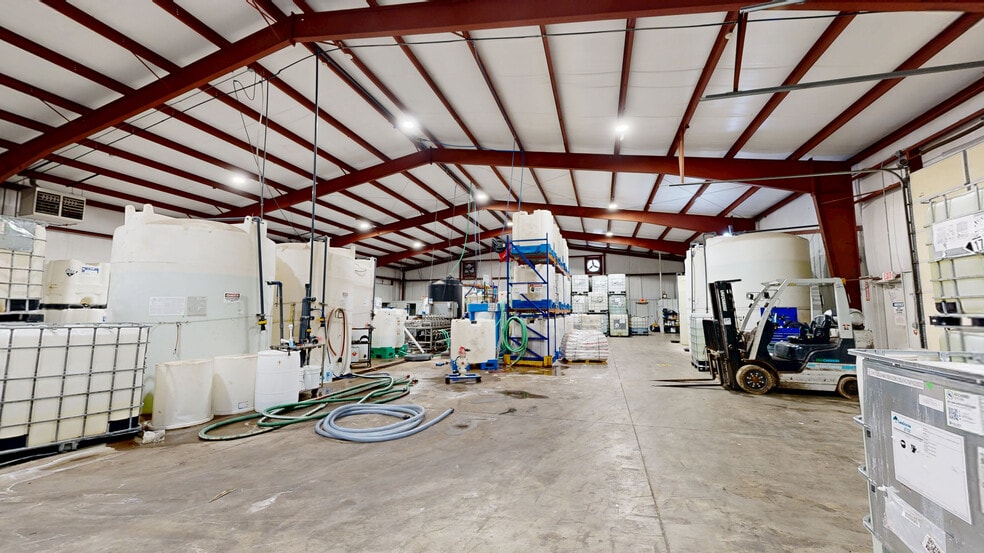 More Photos Of 1213 Esi Dr, Springdale Warehouse For Lease