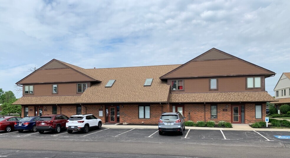 More Photos Of 6200 Som Center Rd, Solon Unknown For Lease