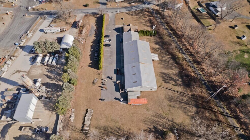 More Photos Of 16 Arthur St, Easthampton Warehouse For Sale