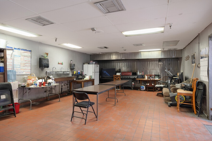 More Photos Of 9216 Bally Ct, Rancho Cucamonga Warehouse For Sale