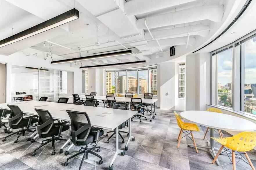 More Photos Of 4075 Wilson Blvd, Arlington Coworking Space