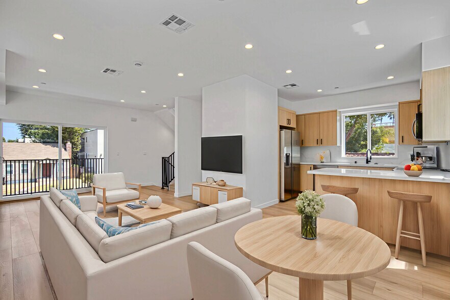 More Photos Of 10826 Hesby St, North Hollywood Apartments For Sale