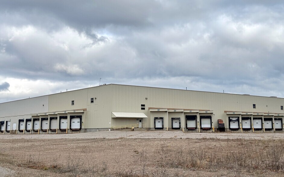 Primary Photo Of 2253 Air Park Rd, Rhinelander Distribution For Lease