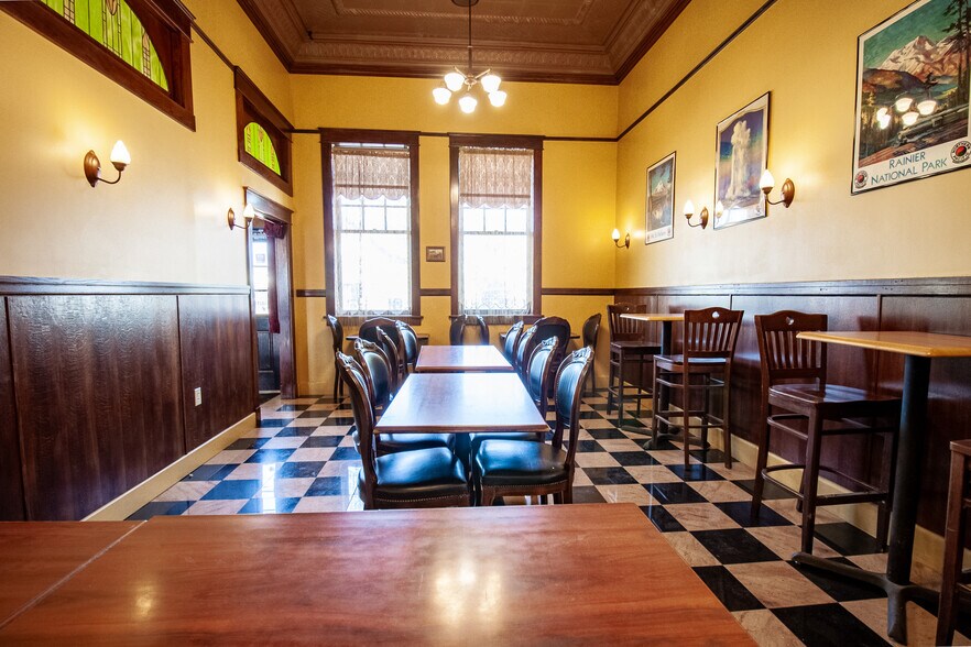 More Photos Of 423 S Cascade, Fergus Falls Freestanding For Sale