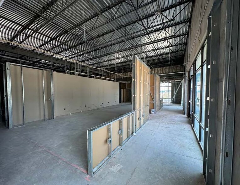 More Photos Of 9630 N Sam Houston Pky E, Humble Storefront For Lease