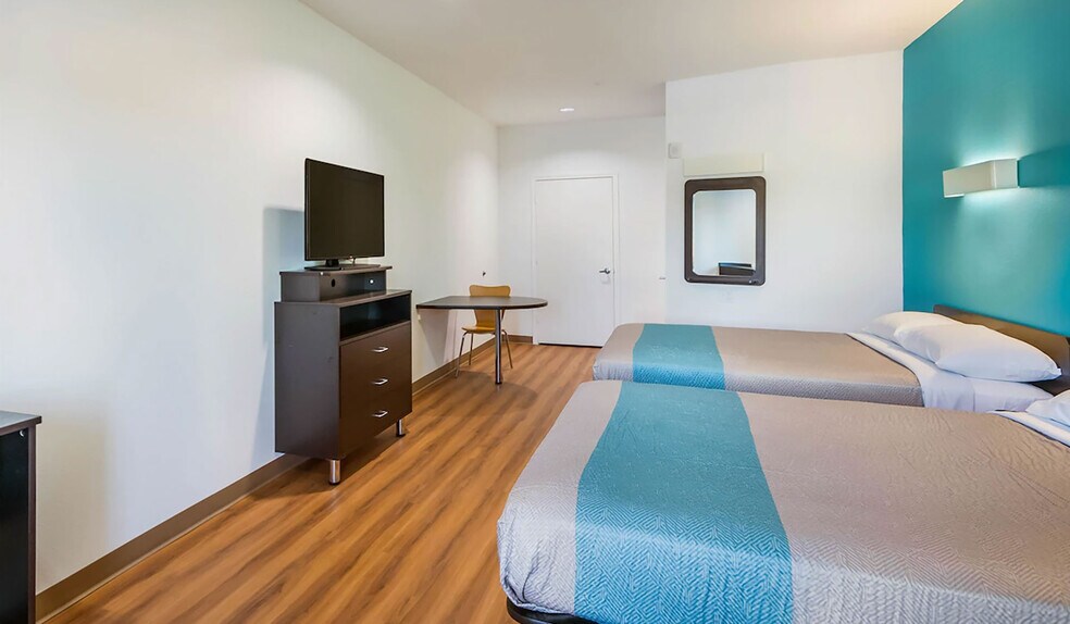 More Photos Of 209 Cedar Ln, Channelview Hotel For Sale