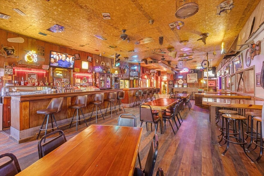 More Photos Of 206 1st St, Soldier Restaurant For Sale