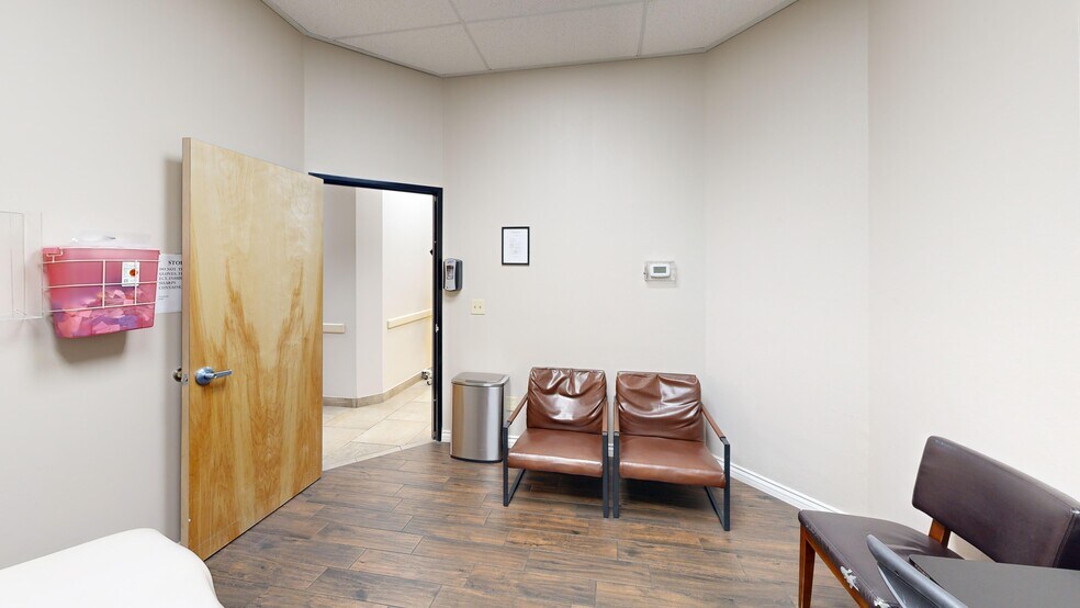 More Photos Of 5225 S Durango Dr, Las Vegas Medical For Sale