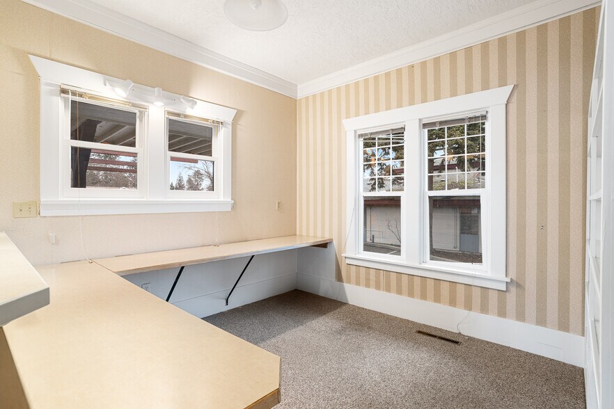 More Photos Of 2814 S Grand Blvd, Spokane Office For Lease