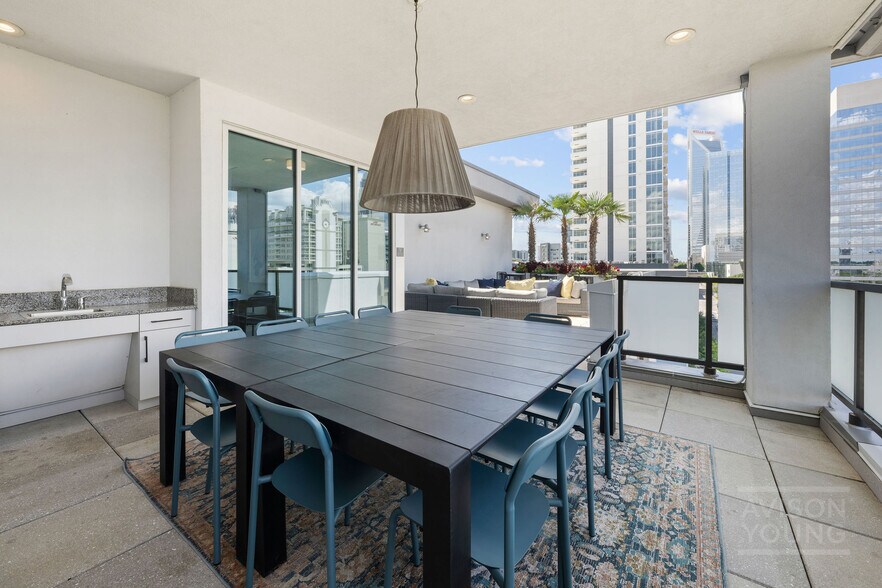 More Photos Of 650 E Brooklyn Village Ave, Charlotte Apartments For Sale