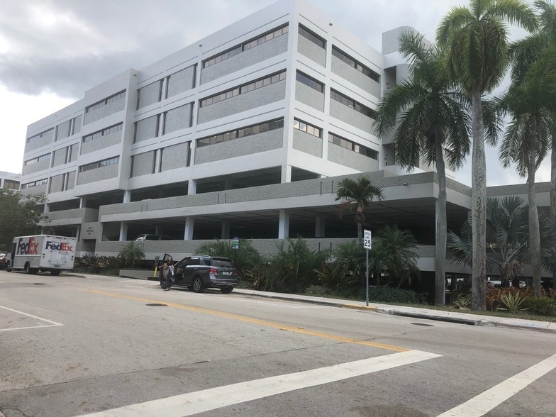More Photos Of 6280 Sunset Dr, Miami Medical For Lease