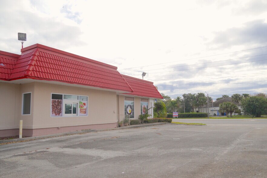 More Photos Of 938 Dixon blvd, Cocoa Restaurant For Sale