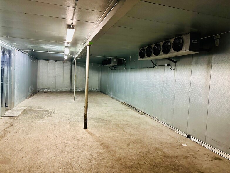 More Photos Of 12 Riverside Dr, Pembroke Flex For Sale