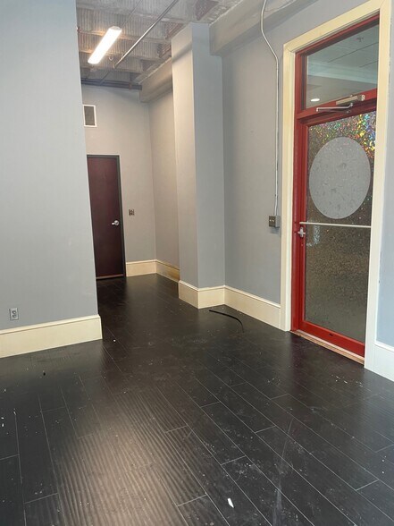 More Photos Of 305 2nd St SE, Cedar Rapids Office Residential For Lease