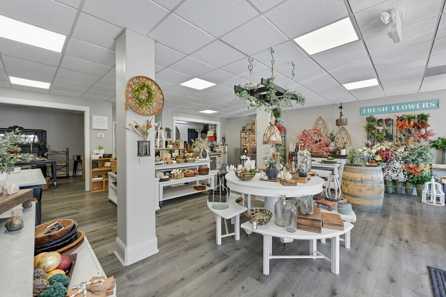 More Photos Of 92 E Main St, Buford Office For Sale