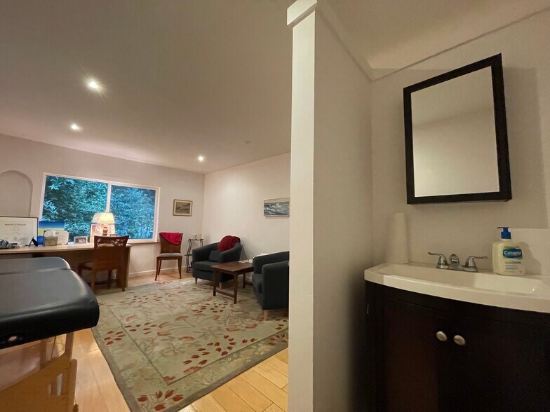 More Photos Of 10 Millwood St, Mill Valley Medical For Sale
