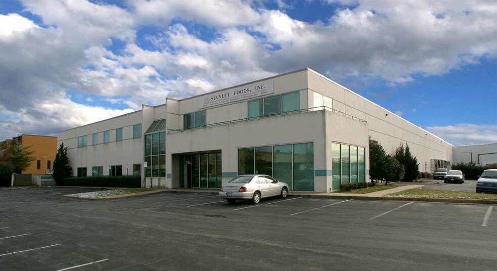 More Photos Of 9001 E Hampton Dr, Capitol Heights Warehouse For Lease