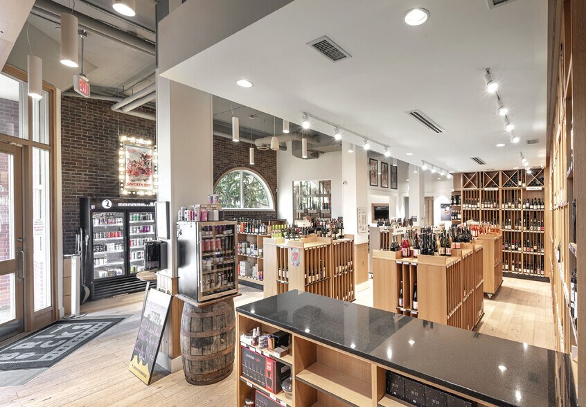 More Photos Of 902 9 Ave SE, Calgary Apartments For Sale