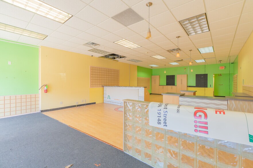More Photos Of 1717 S Broad St, Philadelphia Storefront For Lease