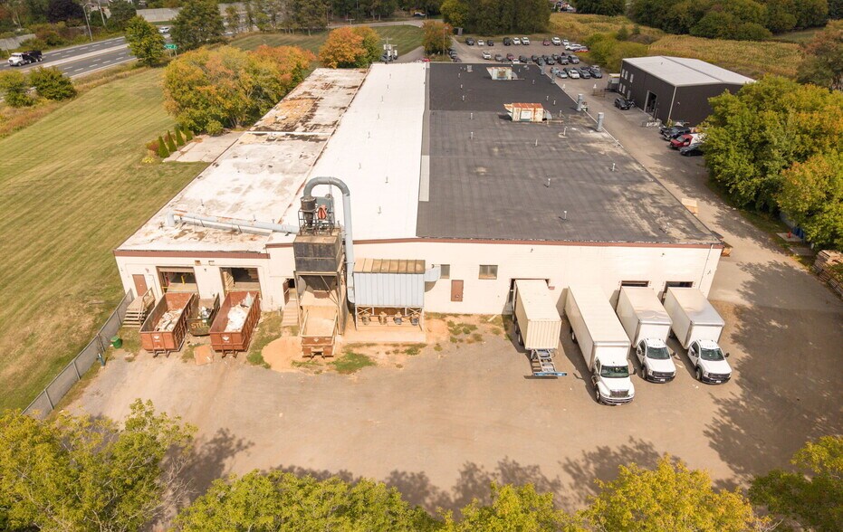 More Photos Of 19 Tamblyn Rd, Clarington Manufacturing For Sale