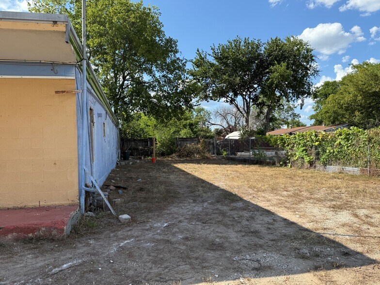 More Photos Of 6545 Historic Old US 90 Hwy, San Antonio Flex For Lease