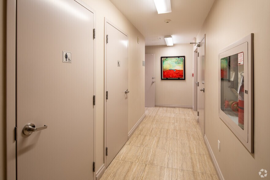 More Photos Of 800 Sheppard Ave W, Toronto Apartments For Sale