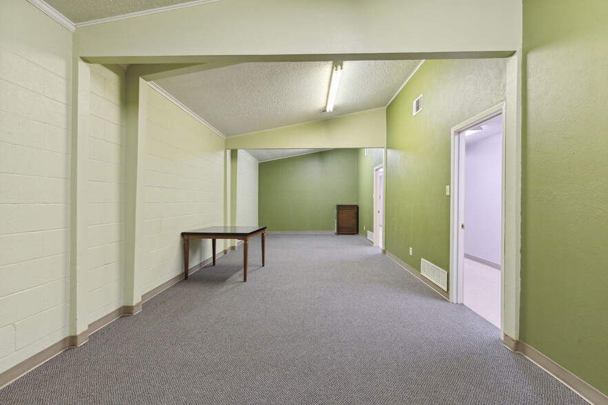 More Photos Of 1919 S Collins St, Arlington Religious Facility For Sale