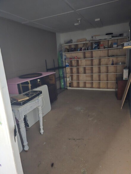 More Photos Of 305.5 N Logan St, Gaffney Storefront Retail Residential For Sale