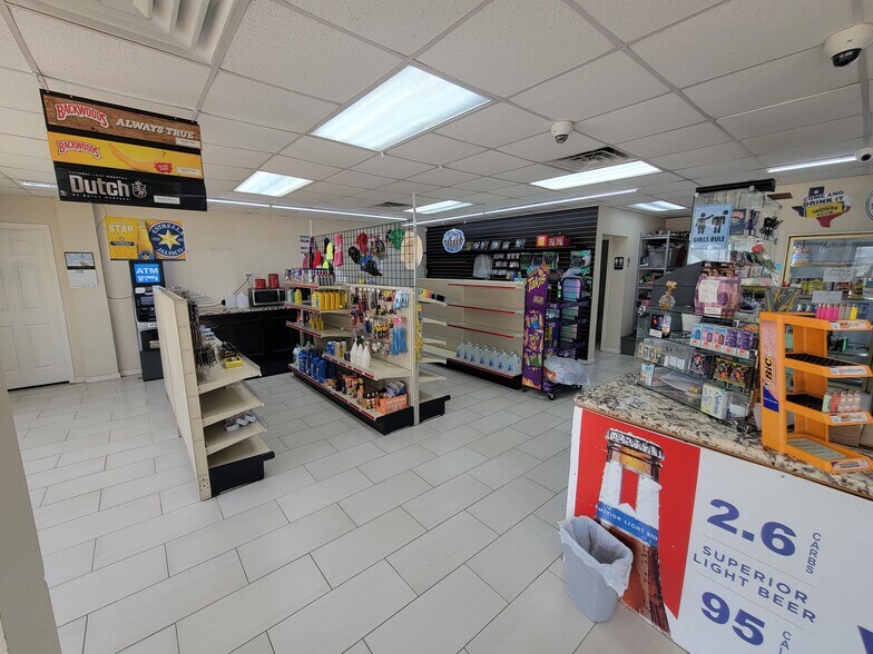 More Photos Of 23608 Tx-36, Damon General Retail For Sale