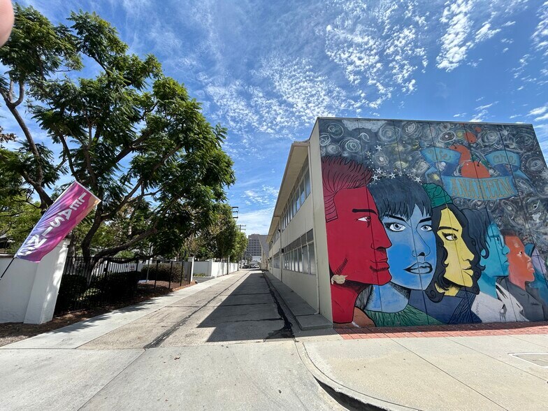 More Photos Of 701 W Broadway, Anaheim Religious Facility For Sale