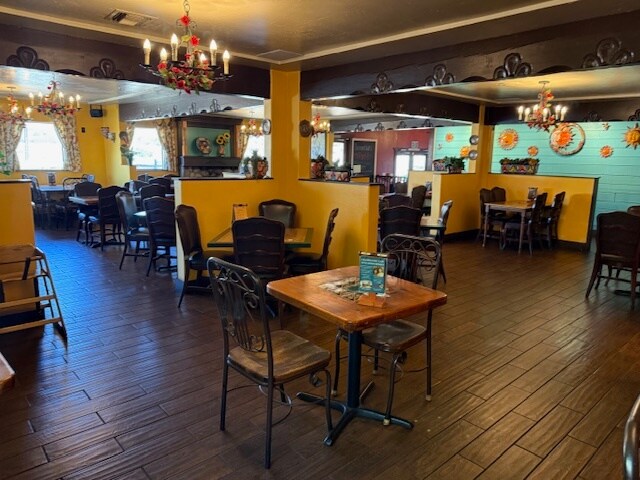 More Photos Of 1964 W Foothill Blvd, Upland Restaurant For Sale