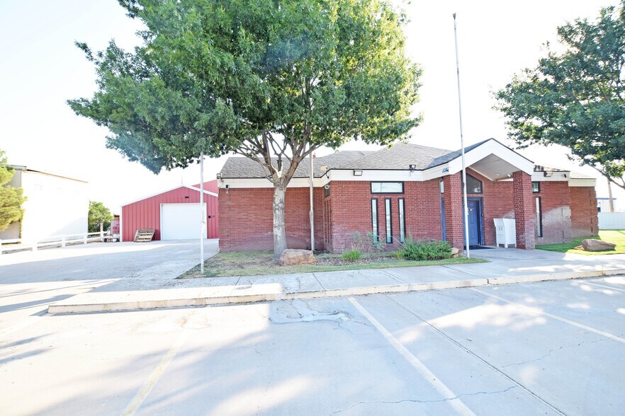 More Photos Of 327 SE Loop 338, Odessa Flex For Lease