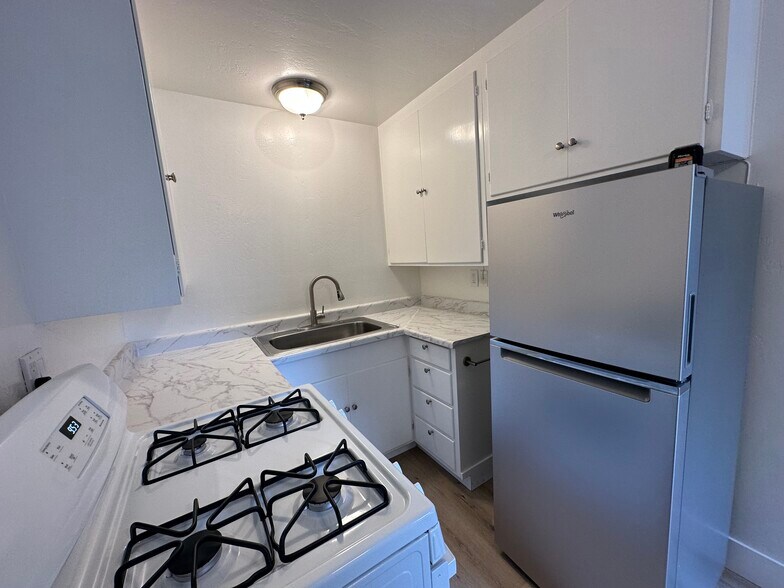 More Photos Of 405 Maple St, Mill Valley Apartments For Sale