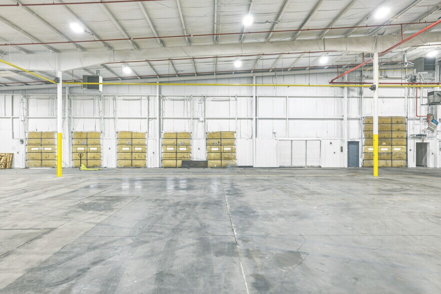 More Photos Of 300 E 39th St, Hastings Distribution For Sale