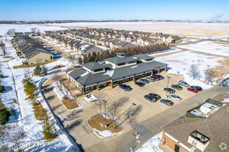More Photos Of 4444-4456 NW 128th St, Urbandale Office For Sale
