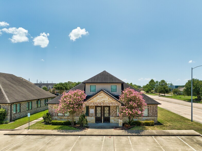 More Photos Of 21559 Provincial Blvd, Katy Medical For Sale