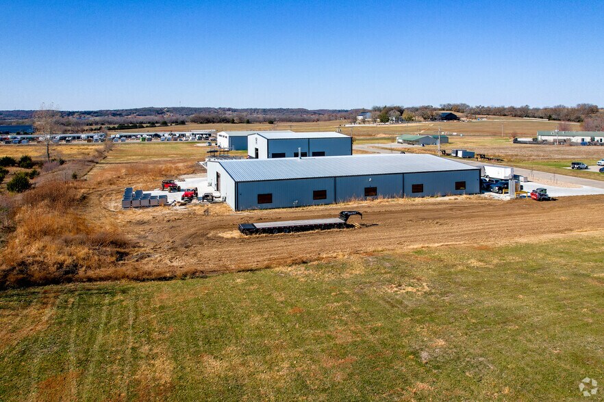 More Photos Of 1650 Commerce Dr, Tonganoxie Warehouse For Sale