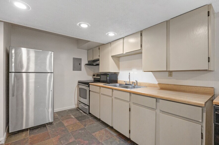 More Photos Of 1776 Jay St, Lakewood Apartments For Sale